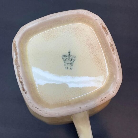 1932 Vintage Crown Potteries Company Yellow Lidded Pitcher - Picture 9 of 10